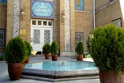 آمریکا به جای ارتش سگ‌های شرور و سلاح‌های شوم صدای مردم را بشنود
