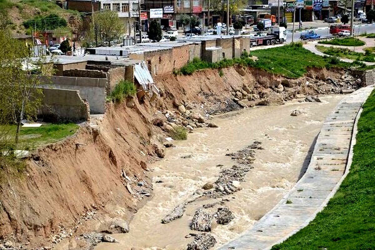اراضی جنگلی و بستر رودخانه های چالوس آزادسازی شد