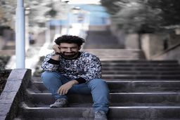 حسن کریمی هنرمند موسیقی، فوتبالیست و بازیگر