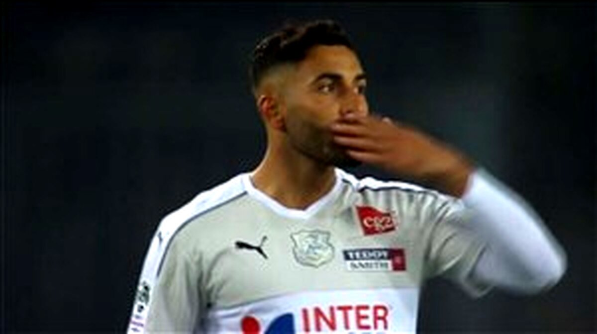 فیلم/ماندن گنگام با شوت دیدنی سامان قدوس
