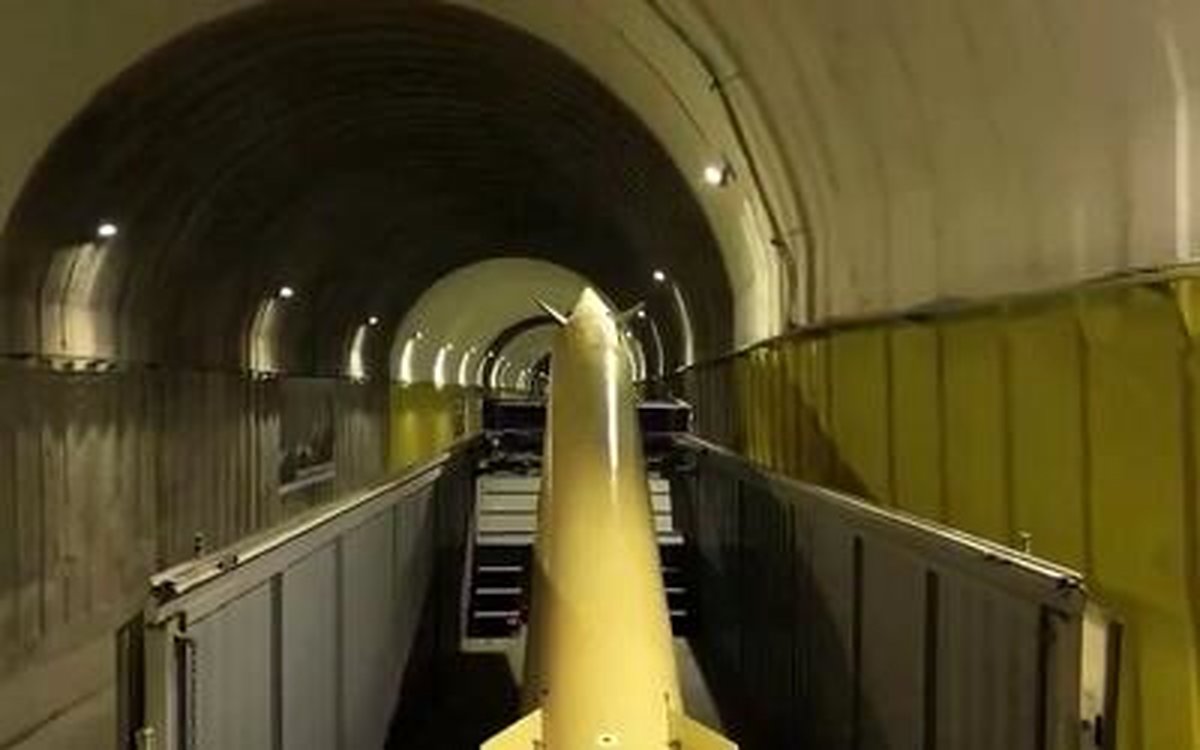 موشک های ایران در تمام شهرهای زیرزمینی آماده شلیک شدند