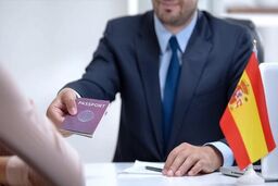 تحصیل در اسپانیا بدون مدرک زبان، چه مدارک و مراحلی دارد؟