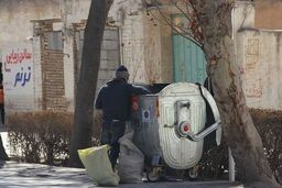 نان‌خشکی های قدیم جای خود را به زباله‌گردها داده اند