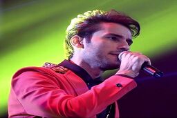 بیوگرافی کامل مهدی احمدوند خواننده ایرانی و همسرش+ عکس
