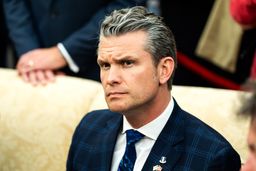 وزیر دفاع آمریکا:برای هر اتفاقی با ایران آماده‌ایم
