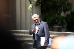 واکنش وزیر صمت به سوالی درباره استیضاح: دست ما پر است