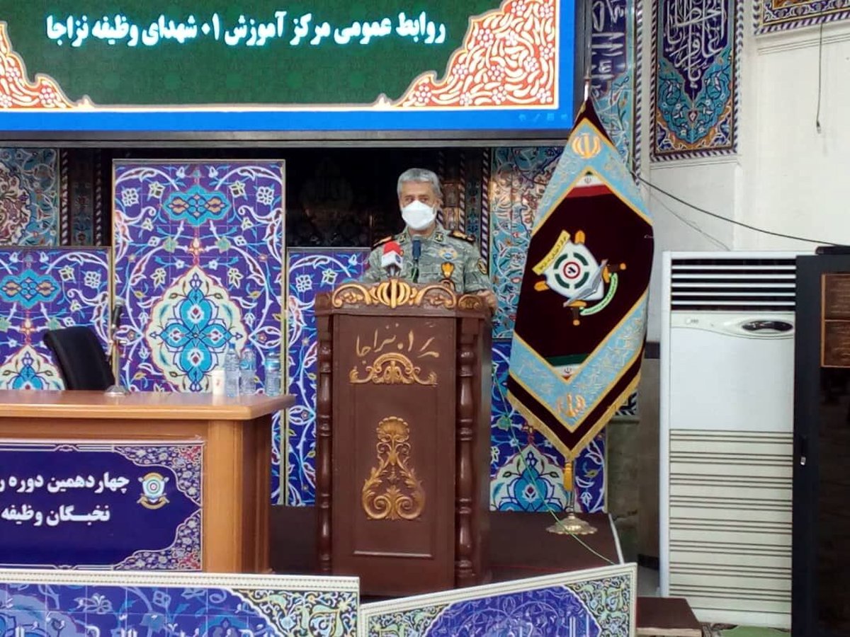 مقام ارشد ارتش: دشمن از توانمندیهای دفاعی ایران ترس دارد