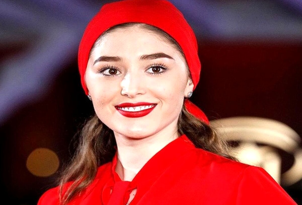 کنایه تند نوید محمدزاده به فرشته حسینی در جمع | ناراحتی فرشته حسینی از همسرش