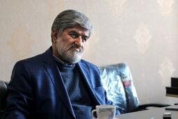 مطهری: با یک روسری از سر برداشتن، فرد «احساس مبارز بودن» می‌کند