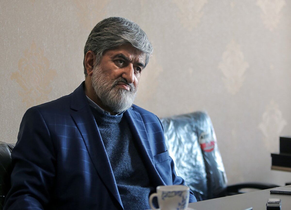 مطهری: با یک روسری از سر برداشتن، فرد «احساس مبارز بودن» می‌کند