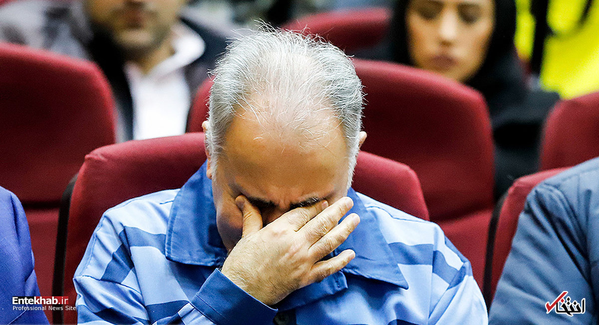 نگاه پر معنی دختر نجفی به پدر در دادگاه + عکس