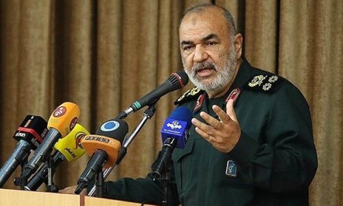 ابعاد شخصیتی و ویژگیهای مدیریتی سرلشکر فیروزآبادی از زبان فرمانده سپاه