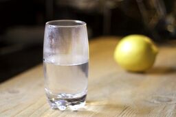 هر روز آب گرم بنوشید به شش دلیل شگفت انگیز