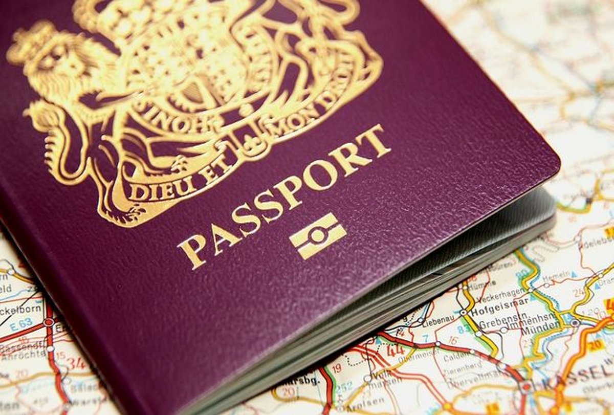 اعطای پناهندگی اروپا در تلویزیون!​