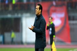 علی کریمی: مقصر باخت به استقلال کادرفنی است/آخر الزمان نشده آخر الزمان نشده من اول راهم و زندگی ادامه دارد