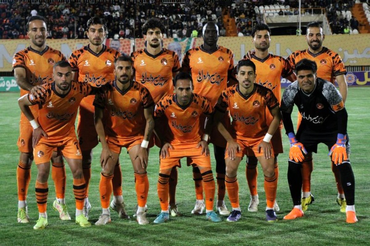 جدال مسی ها با ۲ تغییر در برابر صنعت