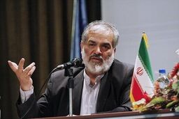 ببینید یک فعال اصولگرا علیه ظریف تا کجا پیش رفت