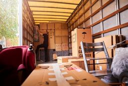 خدمات حمل بار درون شهری همراه بسته بندی با سپند بار