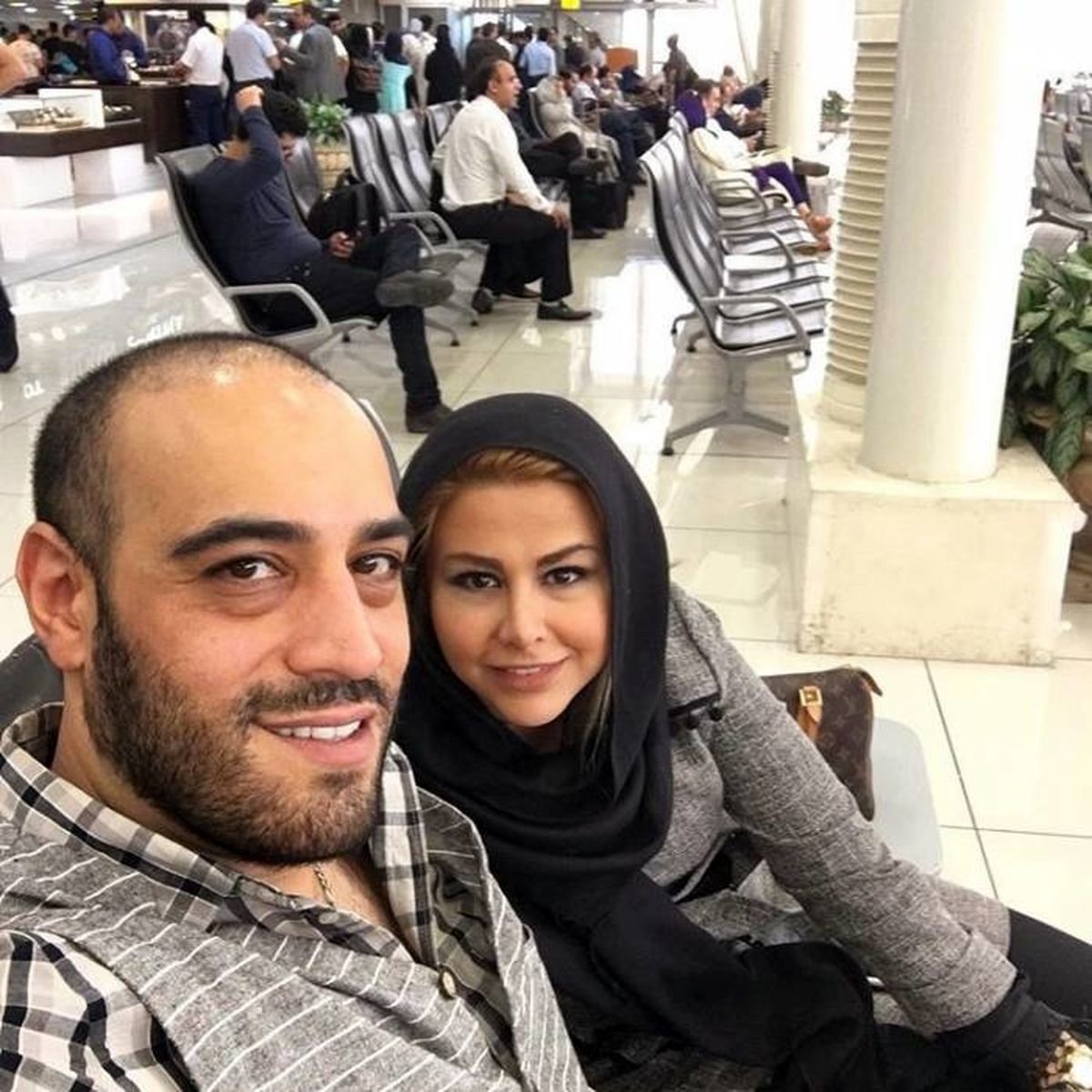 سلفی آسانسوری امیریل ارجمند و همسر بازیگرش