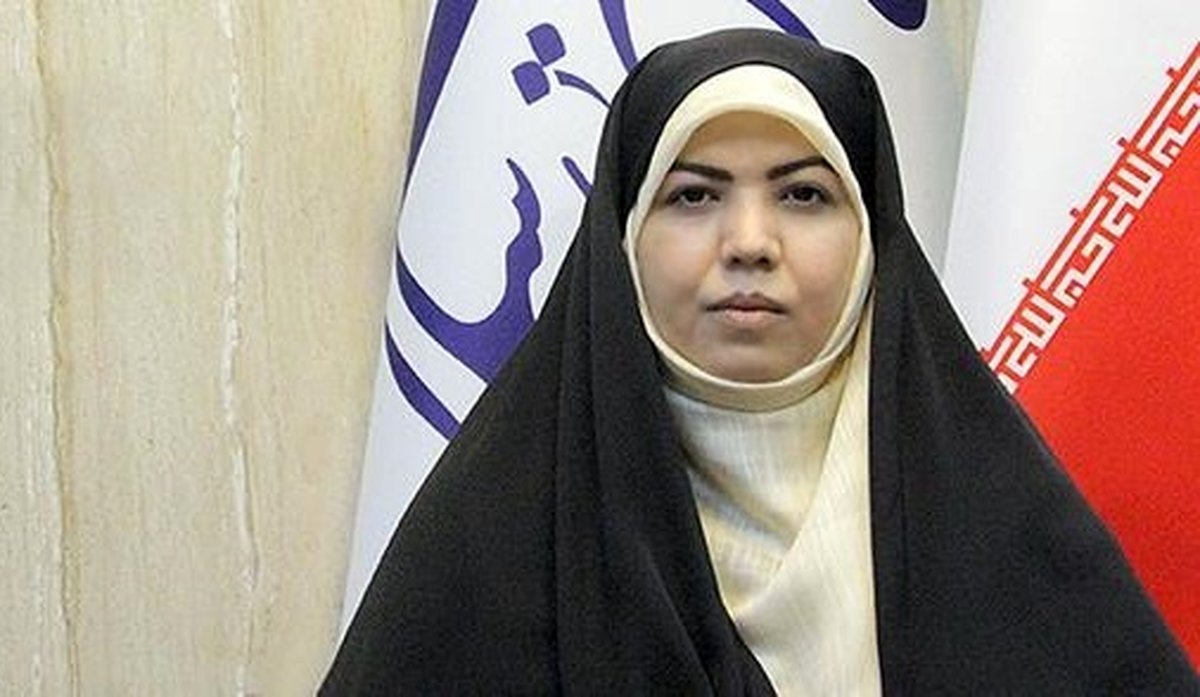 دهباشی خطاب به نماینده مجلس: مماشات را اهالی شریف اصفهان میکنند با وکیل کم سوادشان!