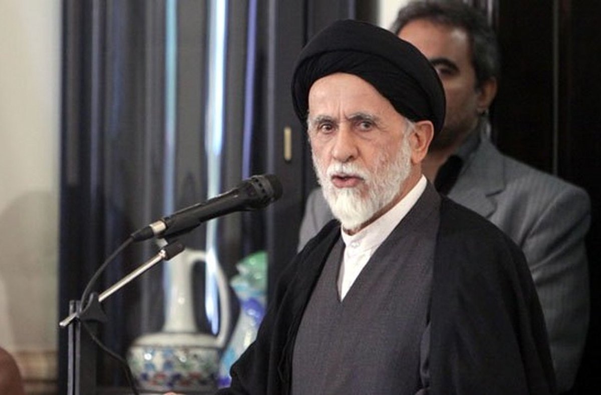 ناصر قوامی: به عارف برادرانه میگویم که آبروی خودت و اصلاحطلبان را به حراج نگذار/ هدف عارف لطمهزدن به جریان اصلاحات است/ اگر عارف رئیسجمهور میشد به مراتب بدتر از روحانی عمل میکرد/ مهمترین ایراد دولت خاتمی، عارف بود/ او تحت هیچشرایطی رأی نمیآورد