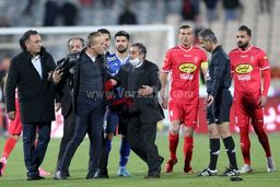 زنده: لحظه به لحظه با حواشی دربی جنجالی