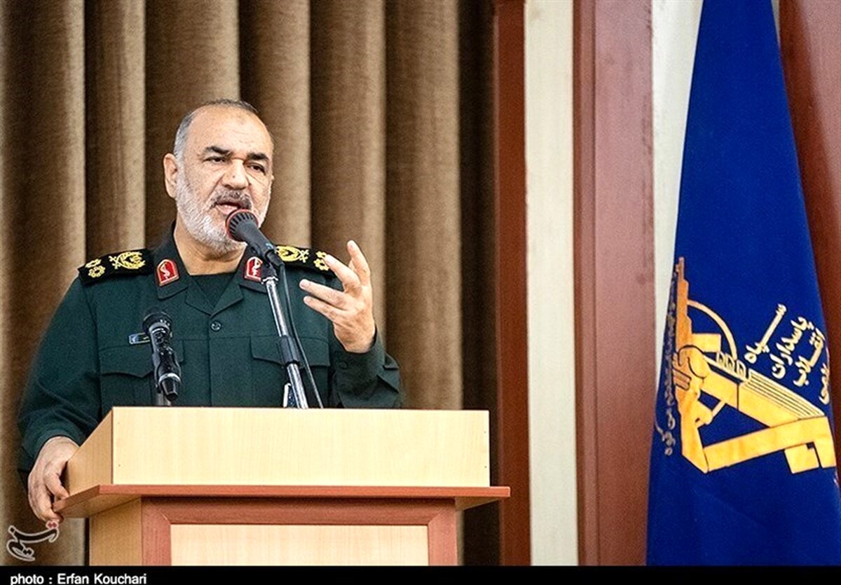 فرمانده کل سپاه : سیاست‌های مرکب و پیچیده دشمن را متلاشی کرده‌ایم
