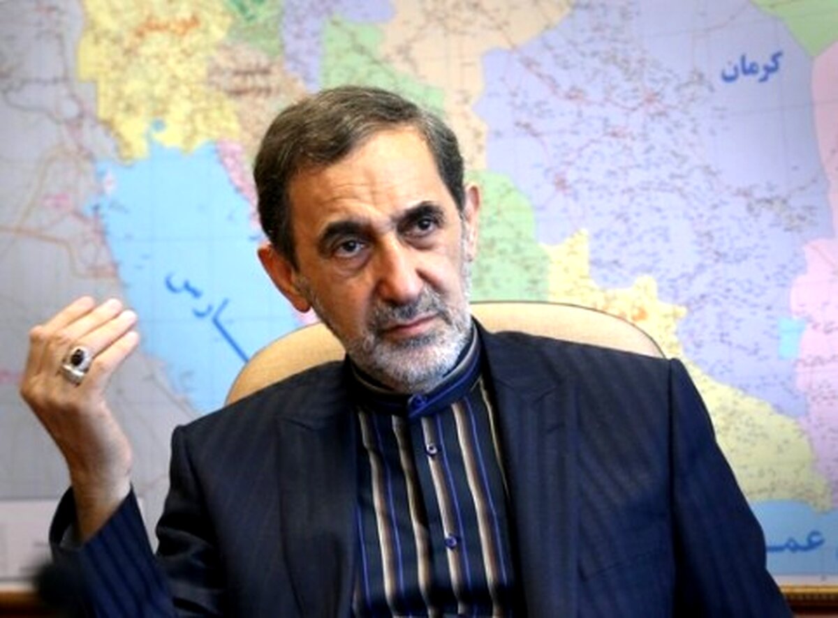 ولایتی: عده‌ای مثل اصحاب کهف هستند؛ در مورد نگاه به شرق می‌گویند: چون این‌ها کمونیست هستند پس برگردیم به سمت آمریکا / اگر روسیه قطعنامه ضدایرانی در مورد یمن را وتو نمی‌کرد، ما ذیل فصل هفتم می‌رفتیم
