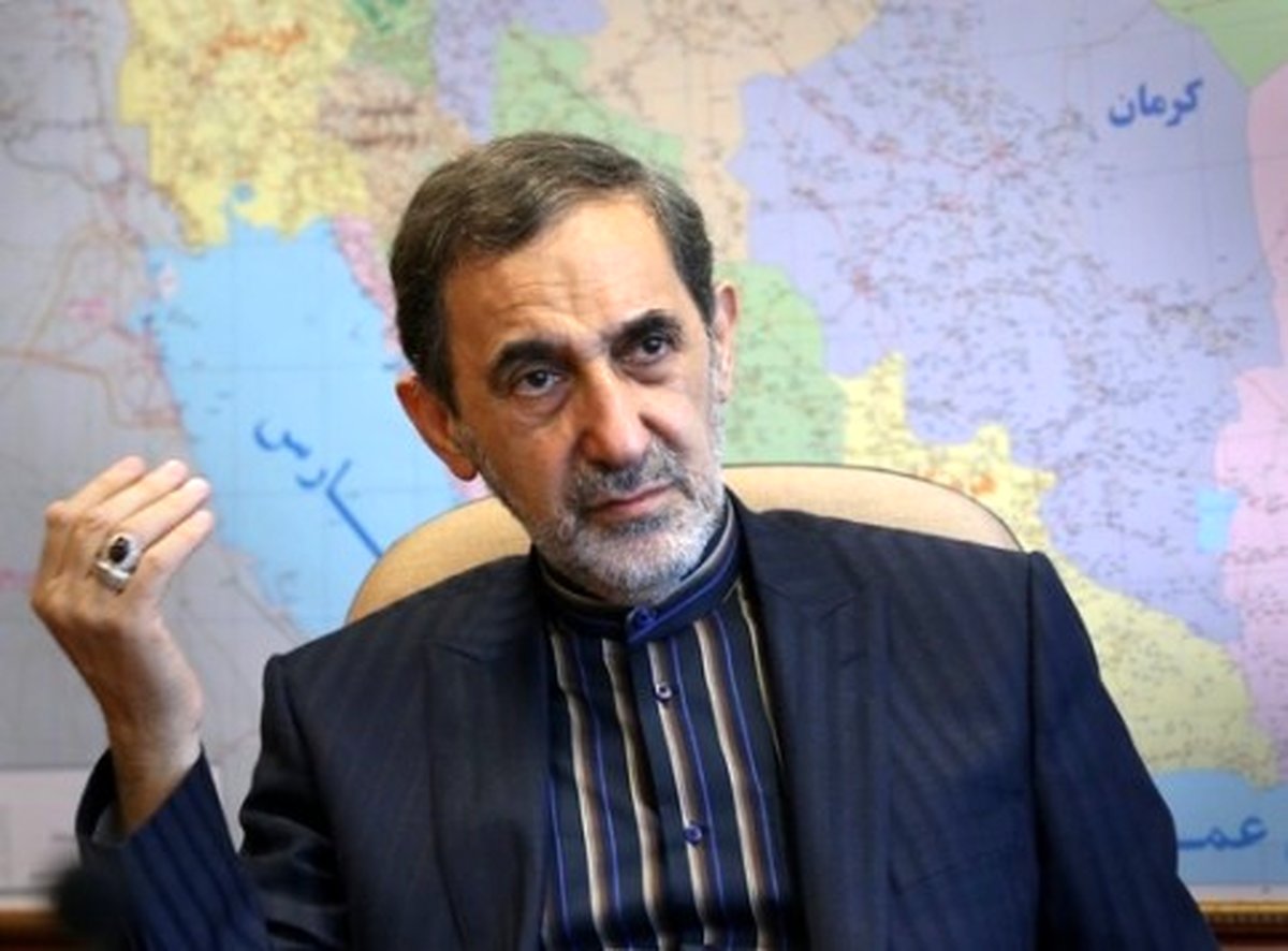 ولایتی: عده‌ای مثل اصحاب کهف هستند؛ در مورد نگاه به شرق می‌گویند: چون این‌ها کمونیست هستند پس برگردیم به سمت آمریکا / اگر روسیه قطعنامه ضدایرانی در مورد یمن را وتو نمی‌کرد، ما ذیل فصل هفتم می‌رفتیم
