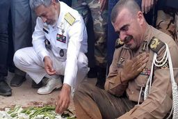 صحنه ای تاثر برانگیز از فرمانده دژبان کل ارتش + عکس