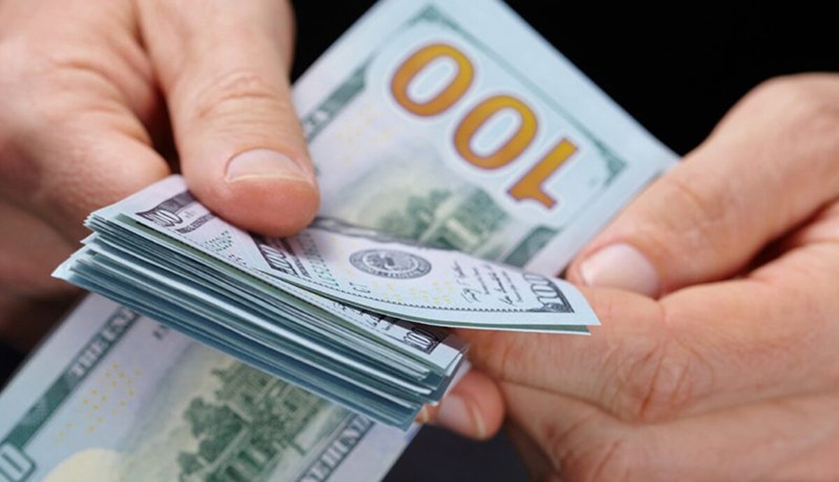 شوک سفر مورا به بازار دلار | لیست قیمت دلار در بازار امروز