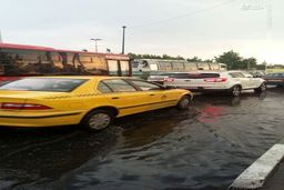 تصاویر | آب‌گرفتگی میدان آزادی پس از باران اردیبهشتی