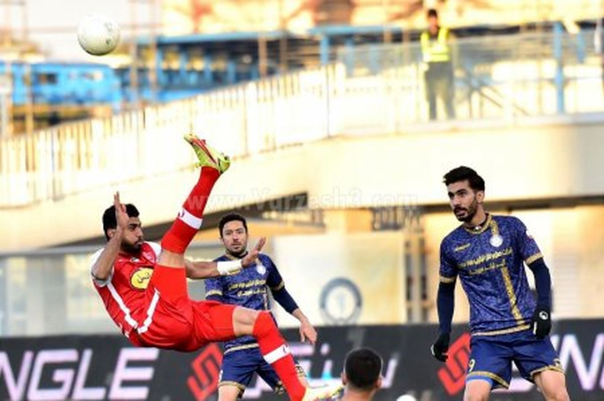 گزارش زنده:   گل گهر صفر - پرسپولیس 2