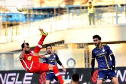 گزارش زنده:   گل گهر صفر - پرسپولیس 2