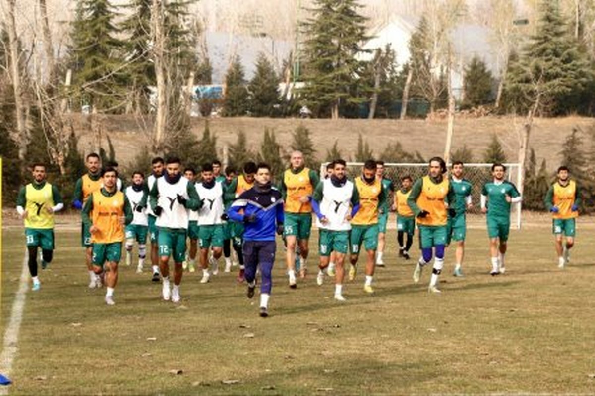 گزینههای محدود سرمربی استقلال در خط دفاع
