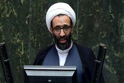 نماینده مجلس: ما در انتشار اسناد لانه جاسوسی در کتب درسی غفلت کردیم