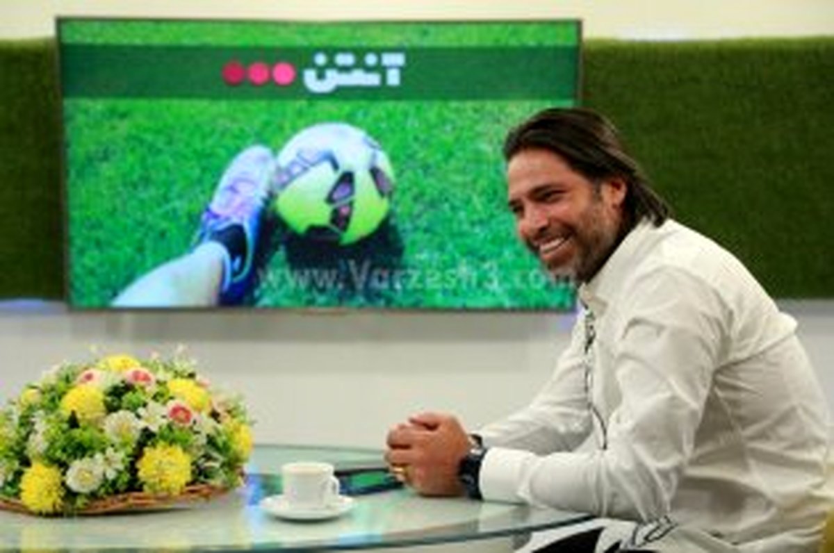 صادقی: آقای مومنی برای استقلال حاشیهسازی نکن