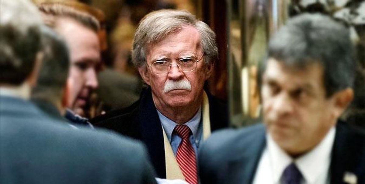 باز بودن درهای مذاکره به روی ایران اجرای سیاست چماق و هویج است