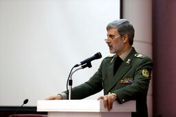وزیر دفاع: ارزش امنیت بسیار بالاتر از بهایی است که صرف آن می‌کنیم