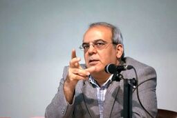 عباس عبدی:تندروها؛ چرا متوجه نیستید نظام از شما عبور کرده است