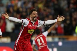 مهدی عبدیِ پرسپولیس برای سید حسین کری خواند!