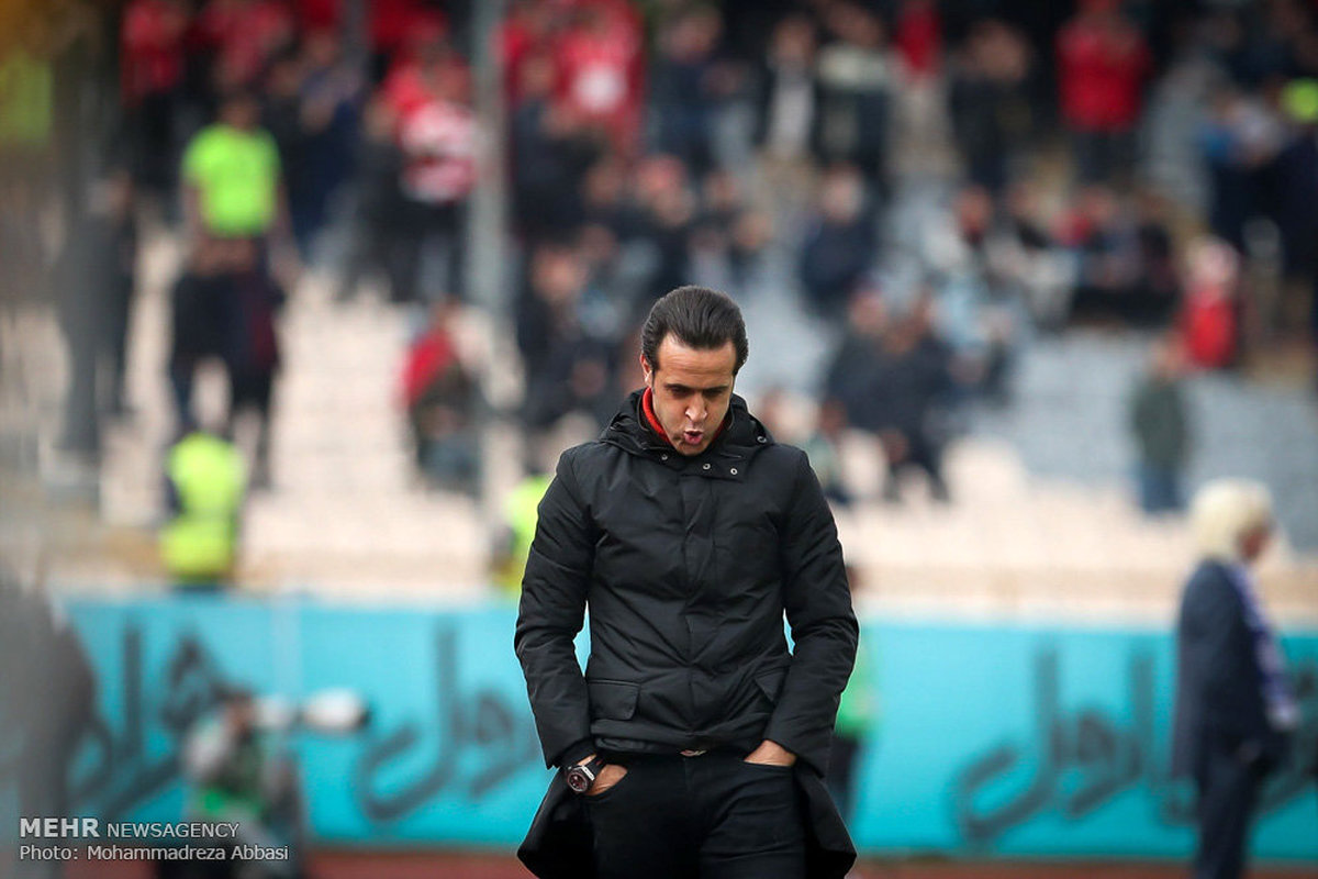 علی کریمی : دستیار کیروش مدرک مربیگری نداشت