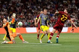 ستاره همیشه مصدوم، حالا قهرمان یک پایتخت (عکس)