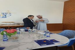 تصویری از گفتگوی خصوصی البوسعیدی و عراقچی