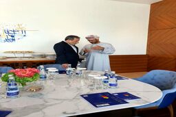 تصویری از گفتگوی خصوصی البوسعیدی و عراقچی
