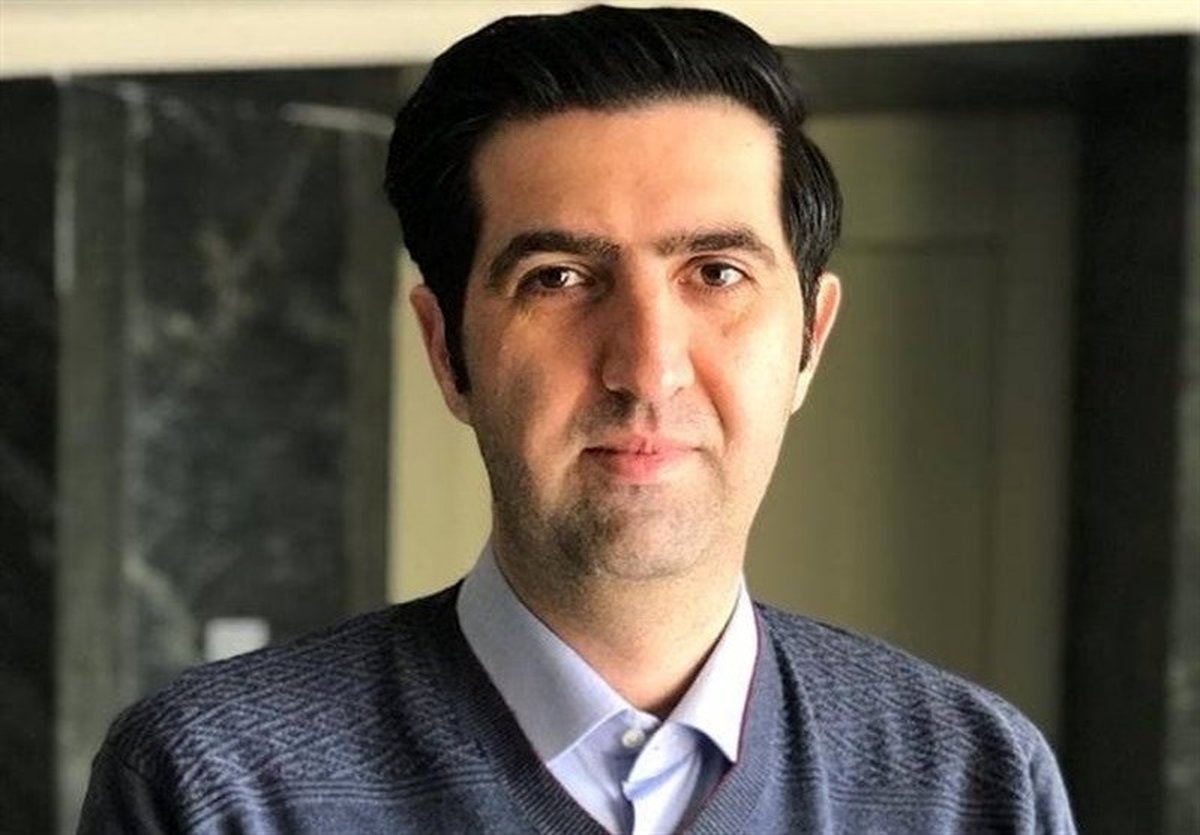آجورلو : پزشکیان سیاست مدار غیرمتعارف است