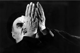 نشریه فرانسوی: امام خمینی، شخصیت نافذ و کلیدی انقلاب اسلامی ایران است