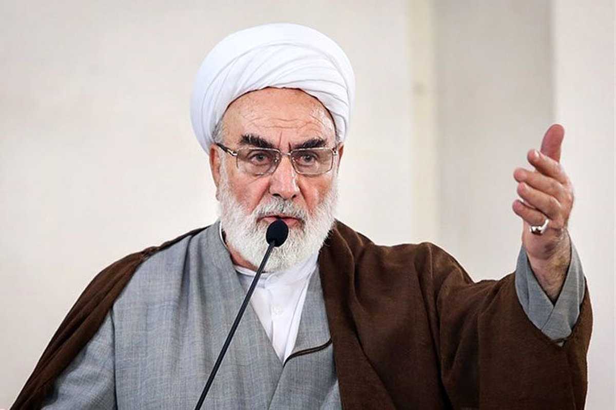 انتقاد رئیس دفتر مقام معظم رهبری از برخی کانال های تلگرامی: در اثر تبلیغات مسموم، خانوادهها از هم پاشیدهاند / پادزهر «نهنگ آبی» مسجد است