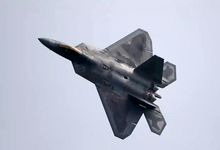 پرواز جنگنده‌‌های F-35 آمریکا و هواپیماهای ناتو در آسمان اروپا