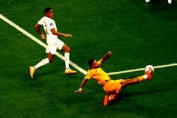 گزارش زنده، قطر 0 - هلند 0